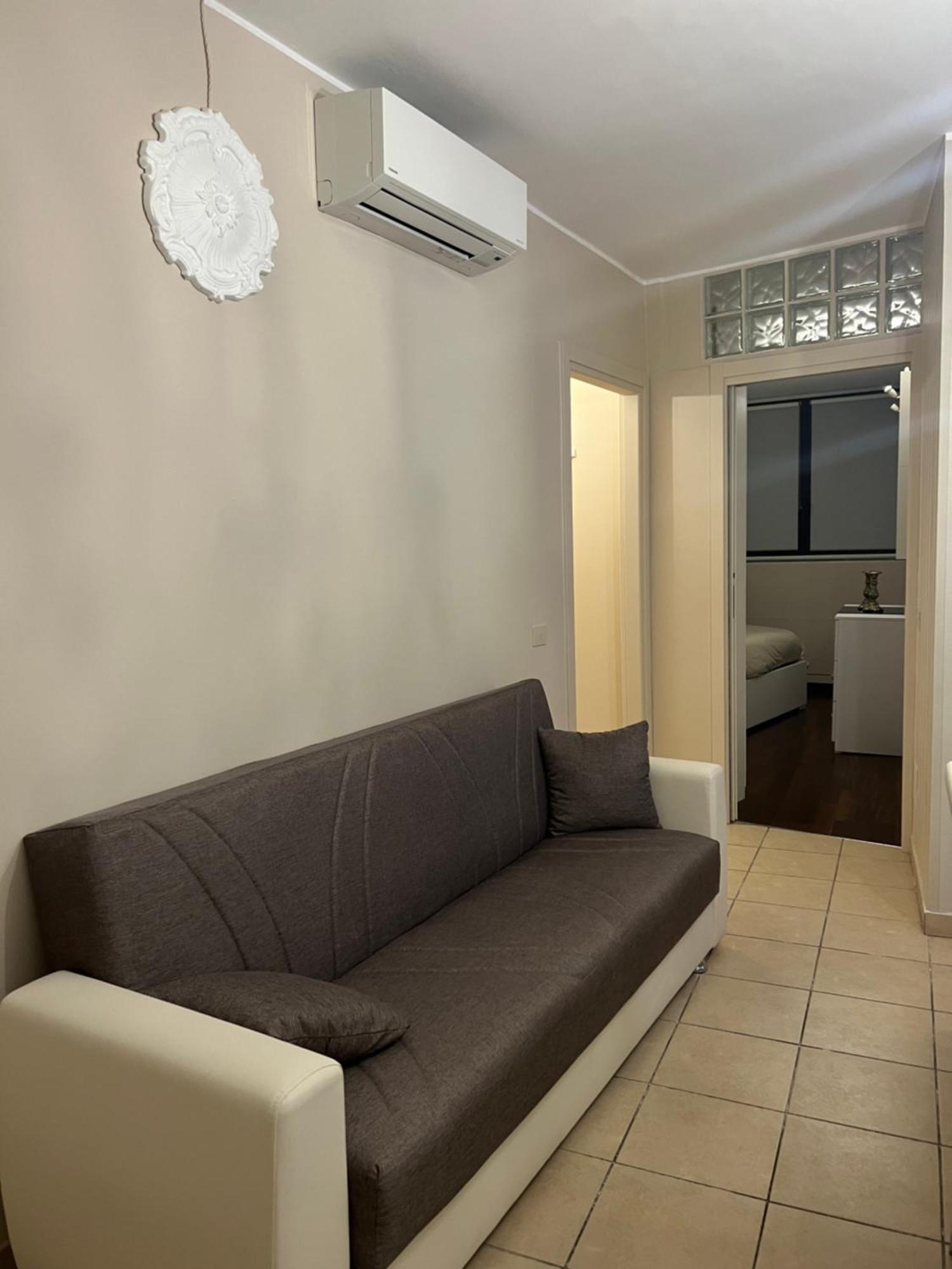 Tevere 20 House Monza Habitación foto
